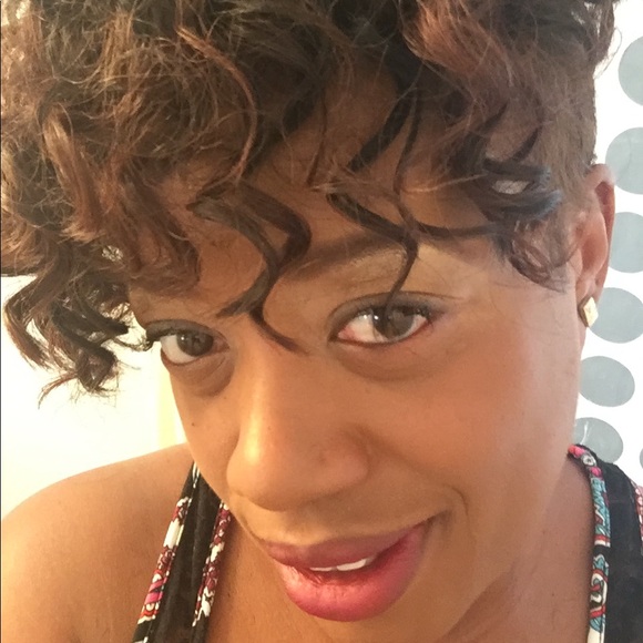 Meet your Posher, Juanita - Picture 3 of 4